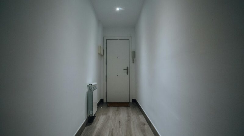 Jakie są rodzaje odbojników do drzwi?