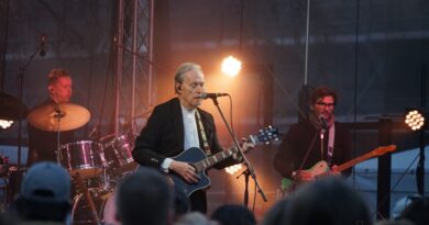 POZNAŃ: LEGENDA MUZYKI W LEGENDARNYM MIEJSCU. JOHN PORTER NA PLACU WOLNOŚCI [ZDJĘCIA]