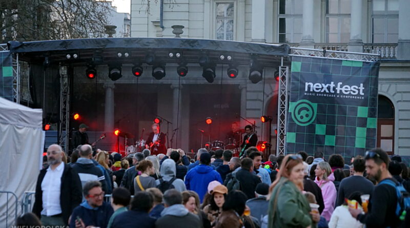 POZNAŃ: DŻUNGLA DŹWIĘKÓW OPANOWAŁA MIASTO! Trwa NEXT FEST 2026 – muzyczne szaleństwo w centrum Wielkopolski! [ZDJĘCIA]
