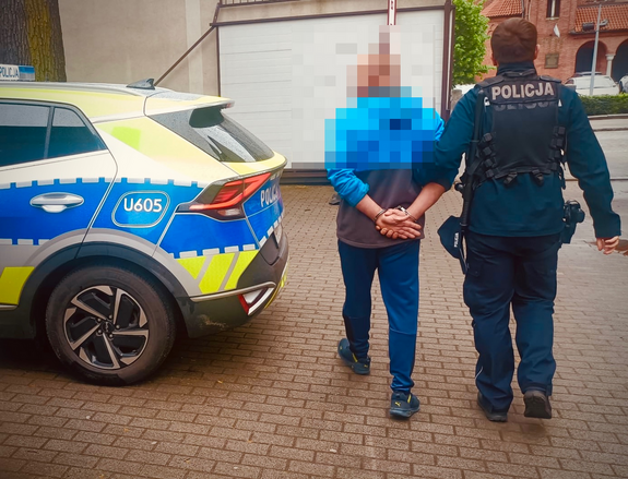 Tymczasowy areszt dla 40-latka podejrzanego o znęcanie nad rodzicami oraz naruszenie nietykalności cielesnej policjantów