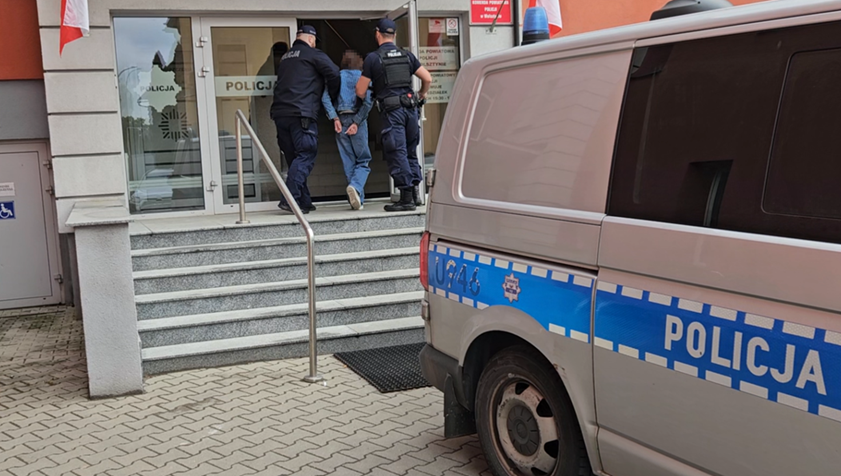Wolsztyn/Wrocław – Przestępczy duet „wpadł” po kradzieży biżuterii w Wolsztynie. Mężczyzna był w zainteresowaniu policji 6 państw w Europie