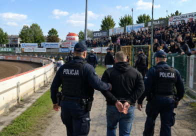 Agresywni kibice z zakazami sądowymi