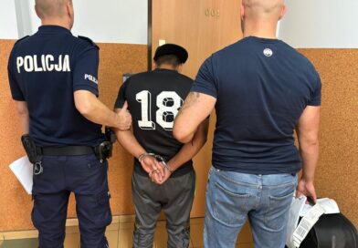 Policjanci zatrzymali obcokrajowca i złożyli wniosek o jego deportację, w związku z rażącym łamaniem polskiego prawa Policjanci zatrzymali obcokrajowca i złożyli wniosek o jego deportację, w związku z rażącym łamaniem polskiego prawa
