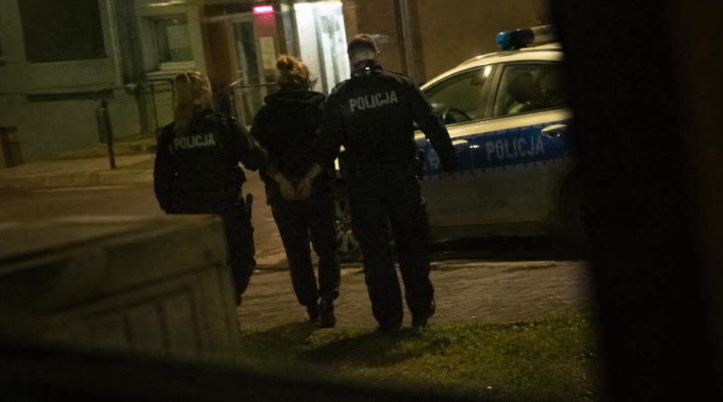 Zgłosiła interwencję, trafiła do aresztu Zgłosiła interwencję, trafiła do aresztu