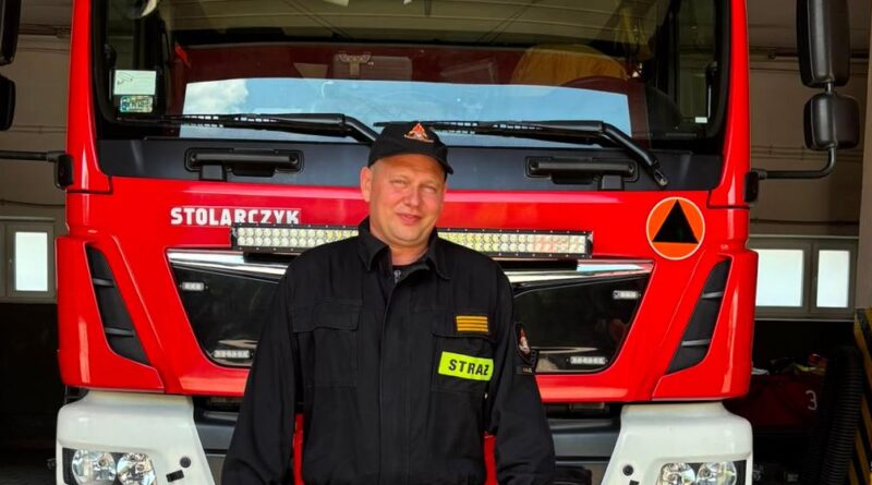 Strażak z JRG 2 w Kaliszu udzielił pomocy pasażerowi samolotu Strażak z JRG 2 w Kaliszu udzielił pomocy pasażerowi samolotu