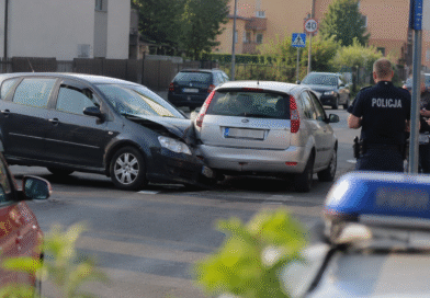 Pijana spowodowała kolizję, po dzieci przyjechał jeszcze bardziej pijany mąż. Małżeństwo zostało zatrzymane Pijana spowodowała kolizję, po dzieci przyjechał jeszcze bardziej pijany mąż. Małżeństwo zostało zatrzymane