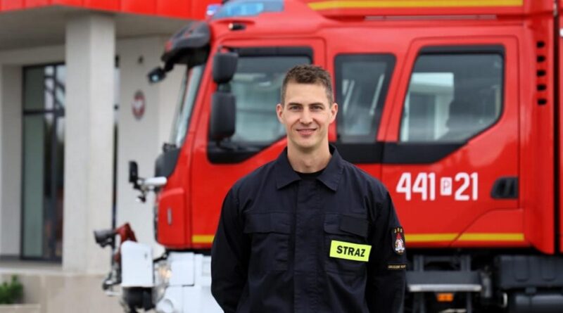 To był ludzki odruch… Strażakiem jest się także po służbie. Wracał prywatnym autem, gdy zobaczył ciężko rannego rowerzystę To był ludzki odruch… Strażakiem jest się także po służbie. Wracał prywatnym autem, gdy zobaczył ciężko rannego rowerzystę