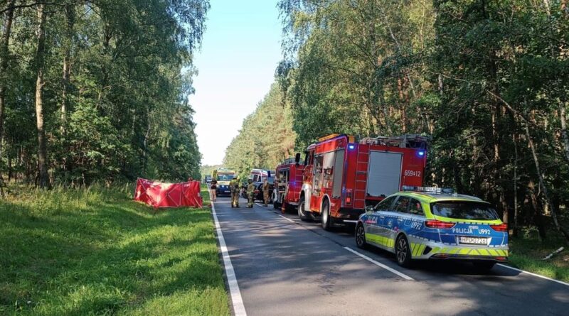 Śmigłowiec LPR i cztery karetki w akcji. Poważny wypadek pod Krajenką Śmigłowiec LPR i cztery karetki w akcji. Poważny wypadek pod Krajenką