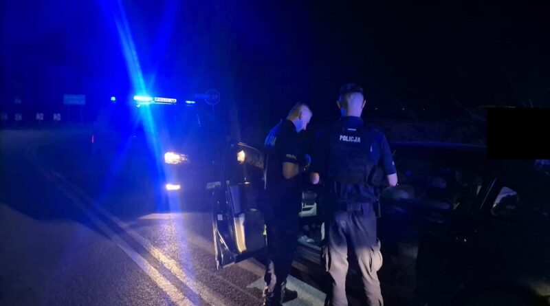 Wpadli z narkotykami podczas kontroli drogowej. W samochodzie znaleziono mefedron, amfetaminę i ecstasy Wpadli z narkotykami podczas kontroli drogowej. W samochodzie znaleziono mefedron, amfetaminę i ecstasy