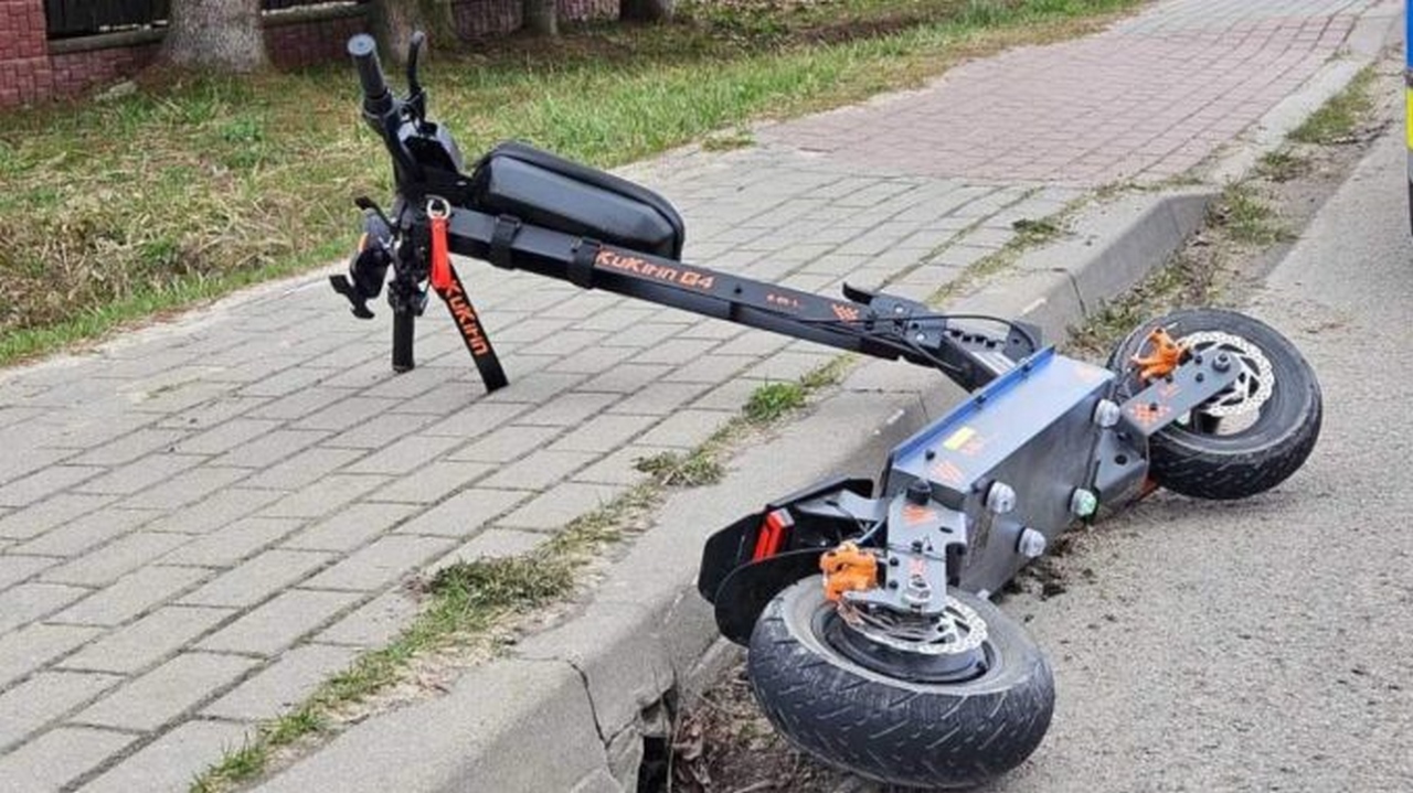 Niebezpieczne zdarzenie z udziałem hulajnogi elektrycznej i osobówki