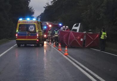 UWAGA! Utrudnienia na DK11. Tragiczny wypadek pod Budzyniem. Nie żyje kierowca UWAGA! Utrudnienia na DK11. Tragiczny wypadek pod Budzyniem. Nie żyje kierowca