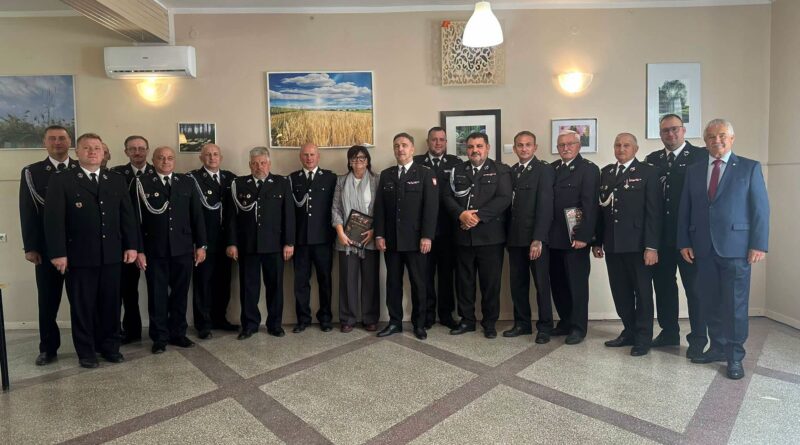 Nowe władze Oddziału Powiatowego Związku Ochotniczych Straży Pożarnych RP w Szamotulach Nowe władze Oddziału Powiatowego Związku Ochotniczych Straży Pożarnych RP w Szamotulach