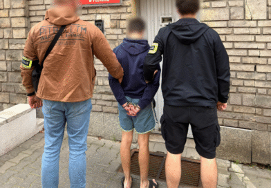 POZNAŃ: 19-letni obcokrajowiec zaatakował nożem swojego rodaka. Nóż ukrył pod materacem POZNAŃ: 19-letni obcokrajowiec zaatakował nożem swojego rodaka. Nóż ukrył pod materacem