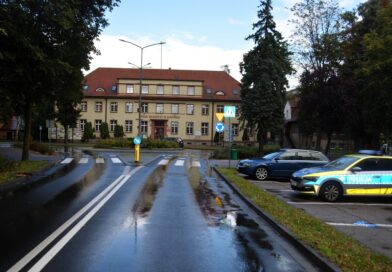 Uwaga! Rowerzystka potrącona przez nieustalony pojazd. Policja szuka świadków i apeluje o pomoc Uwaga! Rowerzystka potrącona przez nieustalony pojazd. Policja szuka świadków i apeluje o pomoc