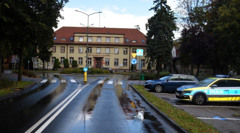 Uwaga! Rowerzystka potrącona przez nieustalony pojazd. Policja szuka świadków i apeluje o pomoc Uwaga! Rowerzystka potrącona przez nieustalony pojazd. Policja szuka świadków i apeluje o pomoc