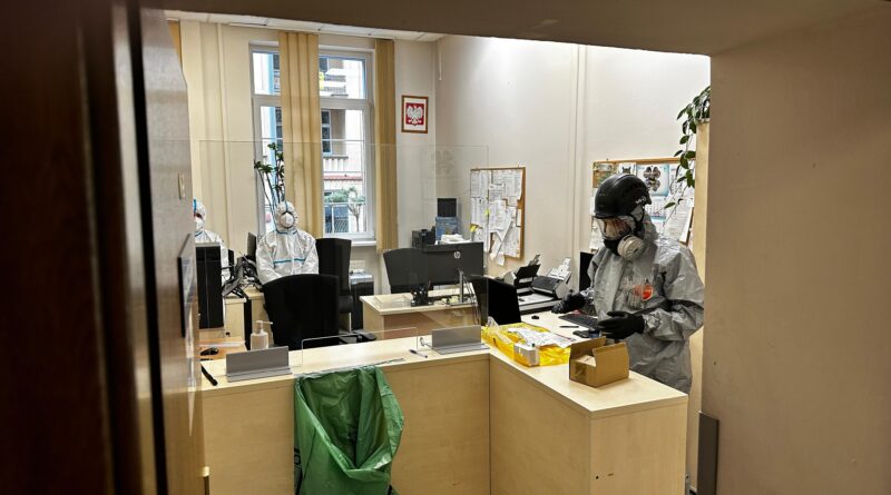Niezidentyfikowana przesyłka w Starostwie – ćwiczenia służb ratowniczych Niezidentyfikowana przesyłka w Starostwie – ćwiczenia służb ratowniczych