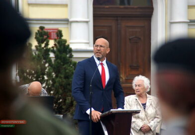 Minister Jakub Rutnicki w Nowym Tomyślu: „Nigdy więcej wojny”. Ważne słowa w 87. rocznicę wybuchu II wojny światowej [ZDJĘCIA, FILM]