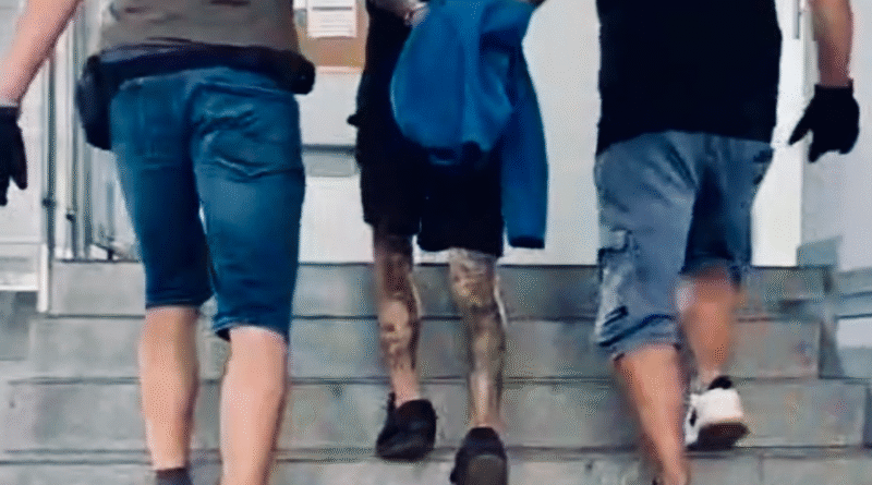 Kryminalni zatrzymali trzy osoby podejrzane o serię włamań i kradzieży Kryminalni zatrzymali trzy osoby podejrzane o serię włamań i kradzieży