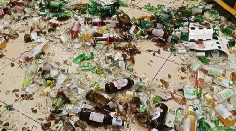 Zdenerwował się i zrzucał alkohol z półek. Straty sięgają 3 tysięcy złotych