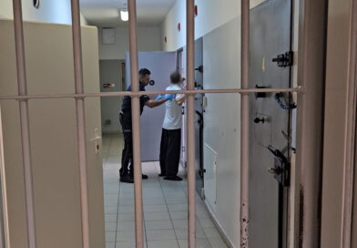 Groził matce śmiercią i zabarykadował się przed policją. 18-latek trafił do aresztu! Groził matce śmiercią i zabarykadował się przed policją. 18-latek trafił do aresztu!