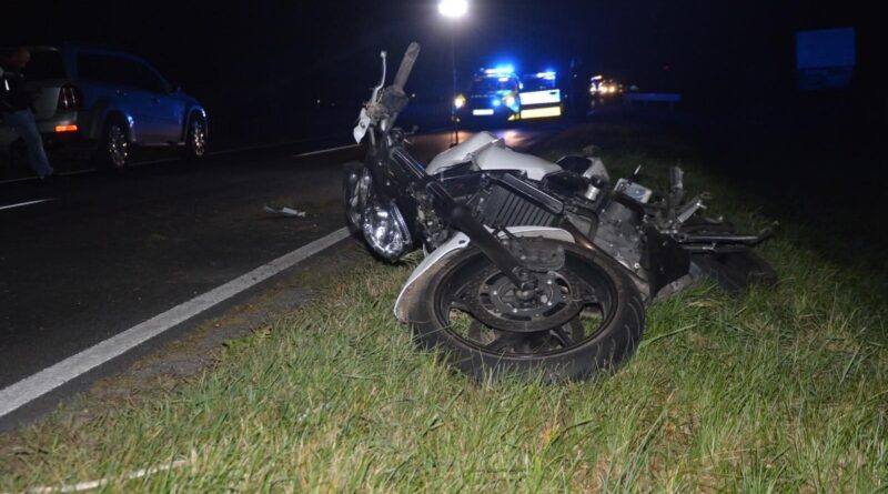 Uwaga! Motocyklista runął na jezdnię! Policja szuka kierowcy, który mógł doprowadzić do wypadku Uwaga! Motocyklista runął na jezdnię! Policja szuka kierowcy, który mógł doprowadzić do wypadku
