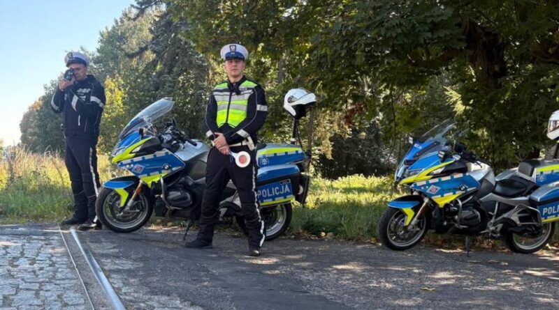 Miłośnik ekstremalnej jazdy stracił prawo jazdy – policjanci zareagowali na jazdę na jednym kole Miłośnik ekstremalnej jazdy stracił prawo jazdy – policjanci zareagowali na jazdę na jednym kole