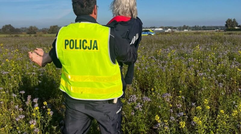 W piżamie błądziła przez całą noc. Wielka akcja poszukiwawcza pod Rogoźnem zakończona sukcesem W piżamie błądziła przez całą noc. Wielka akcja poszukiwawcza pod Rogoźnem zakończona sukcesem