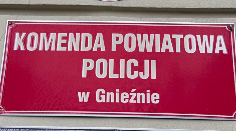 Nastolatkowie z nożami, maczetą i planami zakupu broni! Alarmujące wpisy w sieci. Policja wkroczyła do akcji
